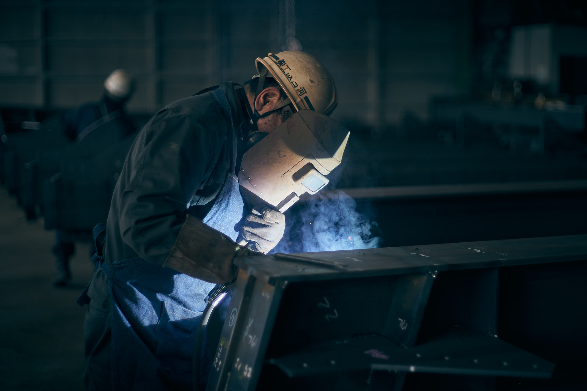 工場内の加工・溶接・検査風景