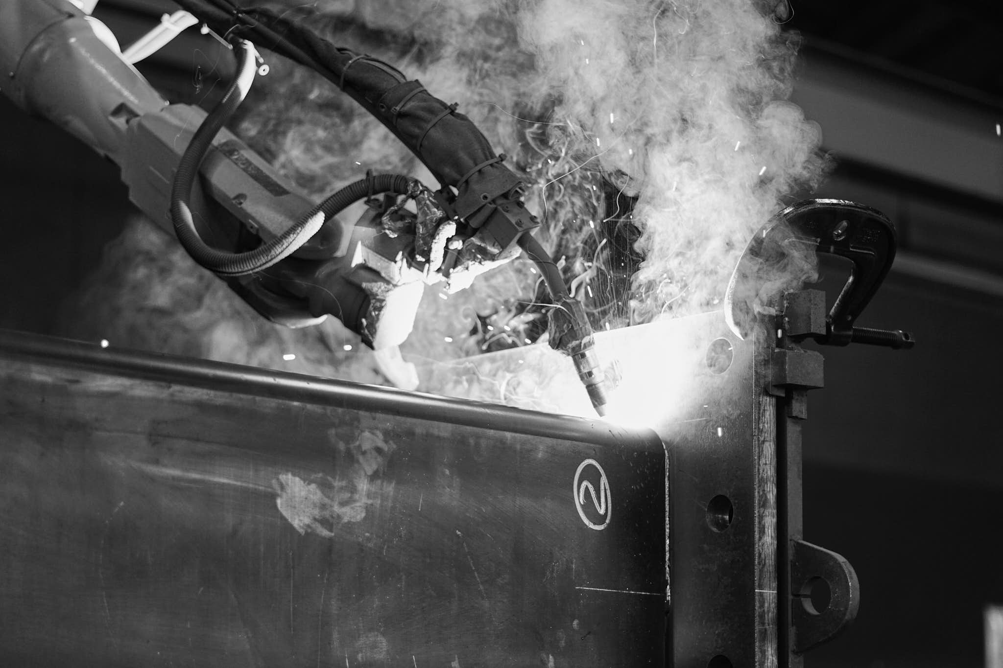 B&W ロボット溶接